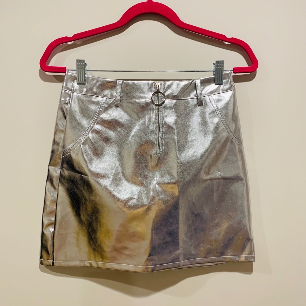 Fun skirt! Last few. Selling out store